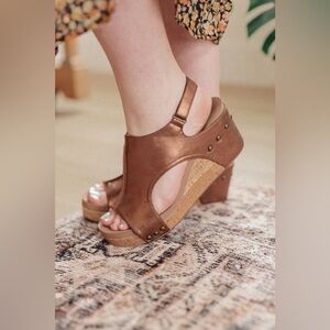 NWT Walk this Way Wedge Sandals in Antique Bronze by Corkys